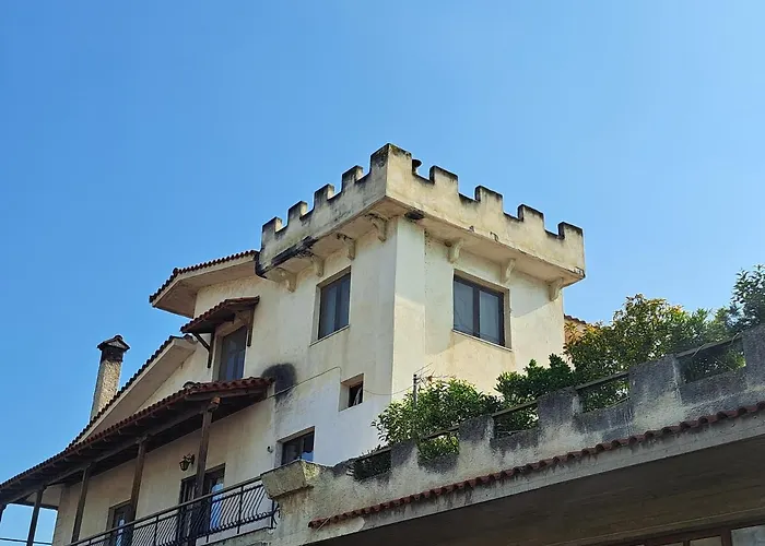 Elenis Villa 190Sqmeter With Private Parking And Garden 10Min Away From Thessaloniki Centre