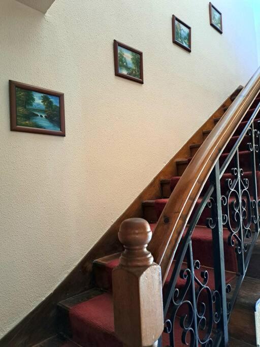 Villa Elenis 190sqmeter With Private Parking And Garden 10min Away From Centre Thessaloniki