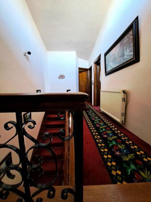 Villa Elenis 190sqmeter With Private Parking And Garden 10min Away From Centre Thessaloniki