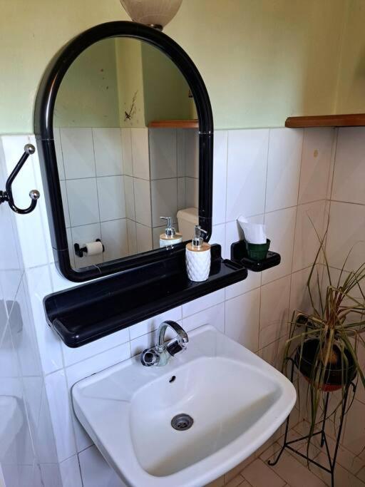 Villa Elenis 190sqmeter With Private Parking And Garden 10min Away From Centre Thessaloniki