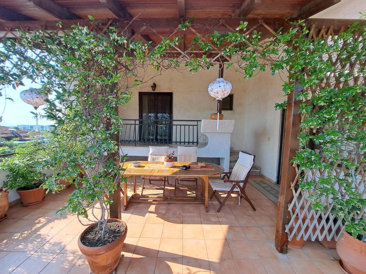 Elenis 190sqmeter With Private Parking And Garden 10min Away From Centre Thessaloniki